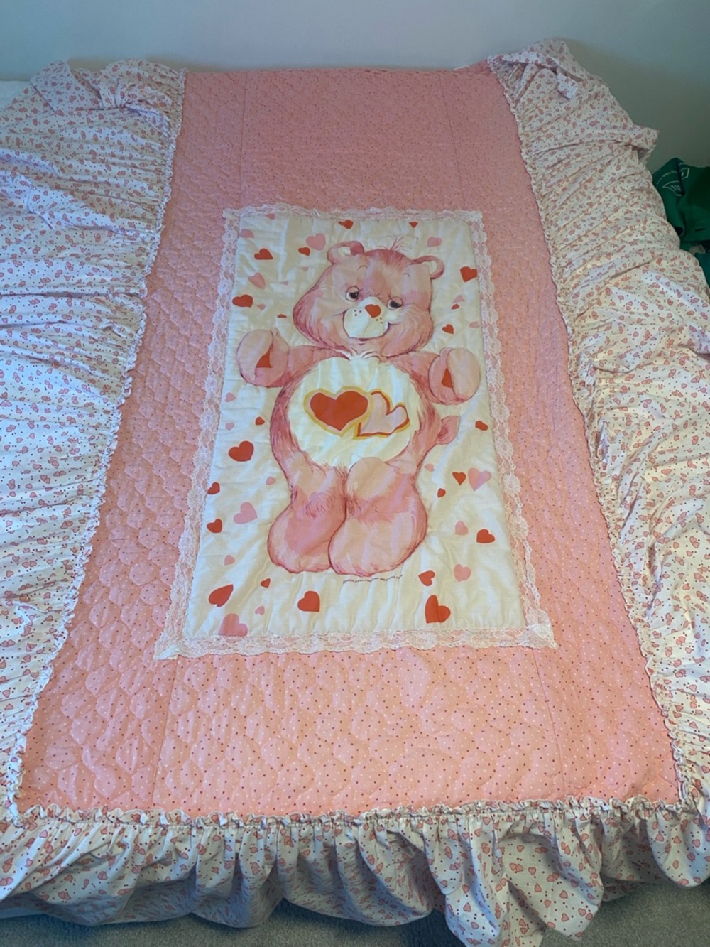 Vintage Care Bears Love-A-Lot Bear Twin Size Quilt Pink Hearts Ruffle Trim RARE - Picture 2 of 7